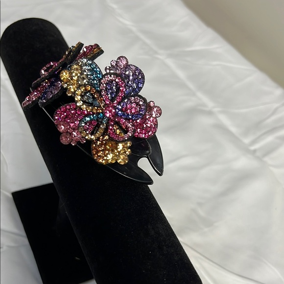 Elegant Multicolor Butterfly Hair Clip - Picture 2 of 5